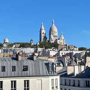 Appartement Studio Immergé Dans Pigalle Donnant Sur Une Vue Magnifique Du Sacré-coeur, Paris